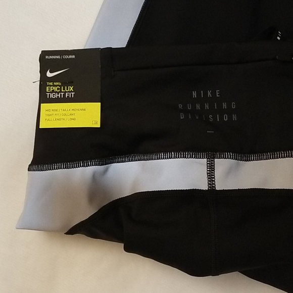 LARGE NIKE EPIC LUXE RUN DIVISION FLASH T… - Picture 12 of 12